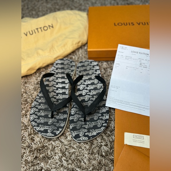 Flip flops Louis Vuitton size 42
BEMT1PGO02N080 MOLITOR TH sandals - Picture 4 of 8